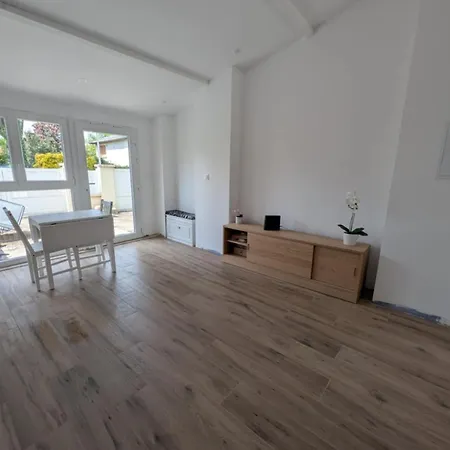 Appartement Rdc Proche Aeroport